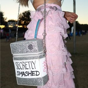 Secretly smashed purse